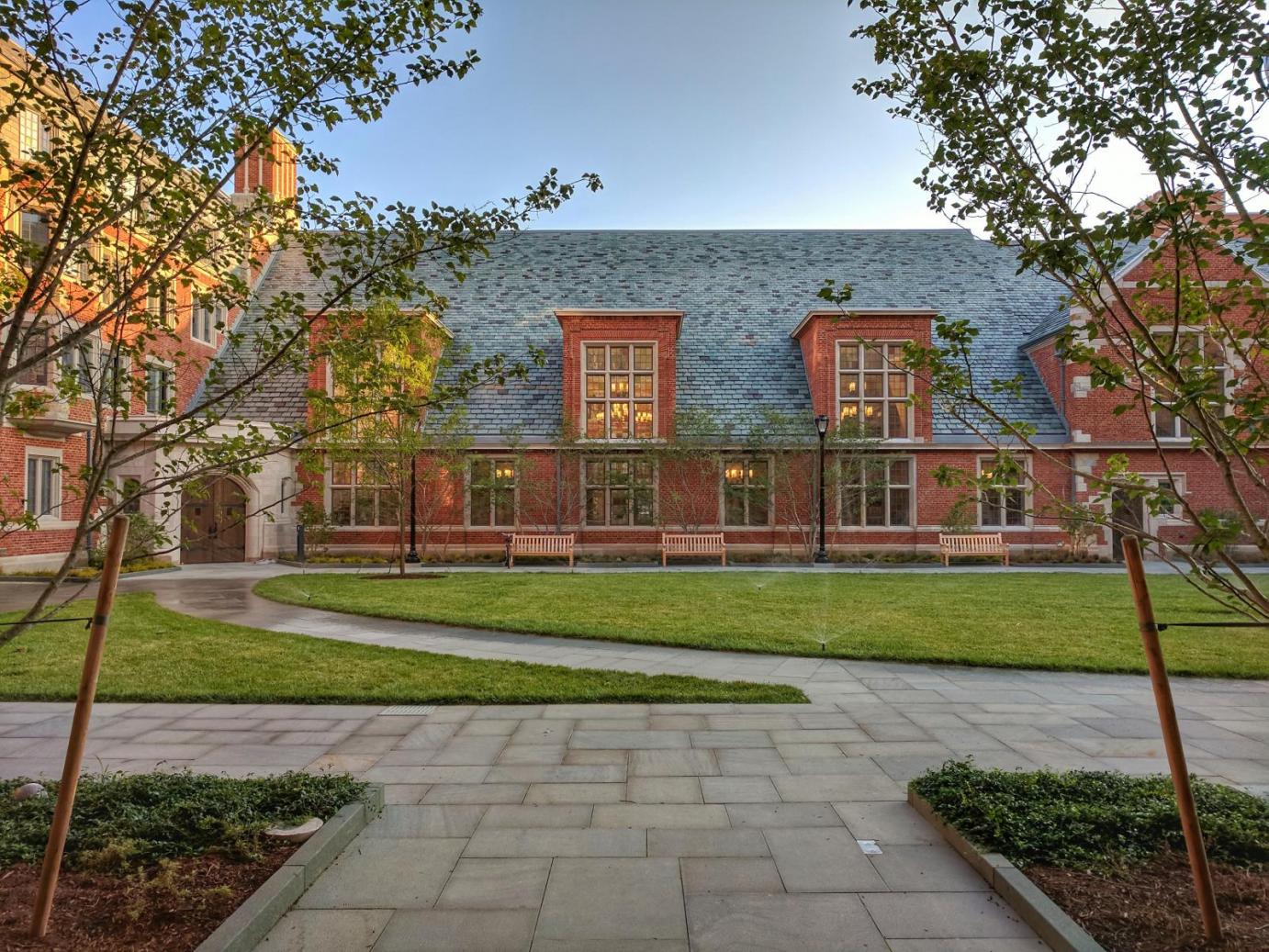 largecourtyard